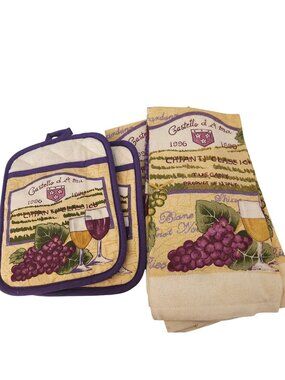 Kitchen Towel 5 Piece Set hOme Castetto 1996  2 Towels,  2 Pot Holders, 1 Oven M